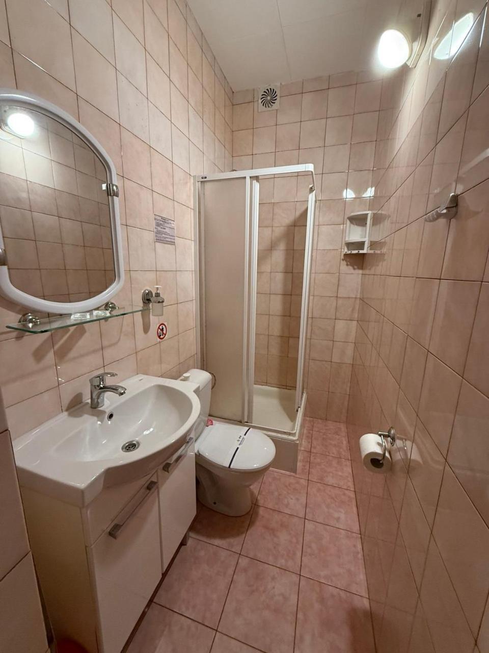 Dvoryanskiy Hotel Dnipro Habitación foto