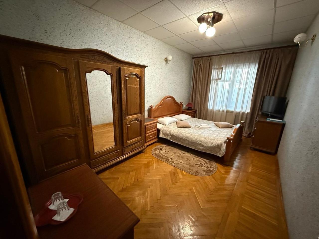 Dvoryanskiy Hotel Dnipro Exterior foto